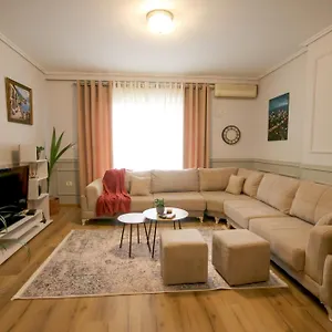Apartment Johan's, Tirana