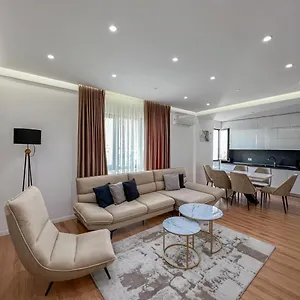 Lux At Arlis Appartement