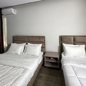 Hotel Eden, Tirana